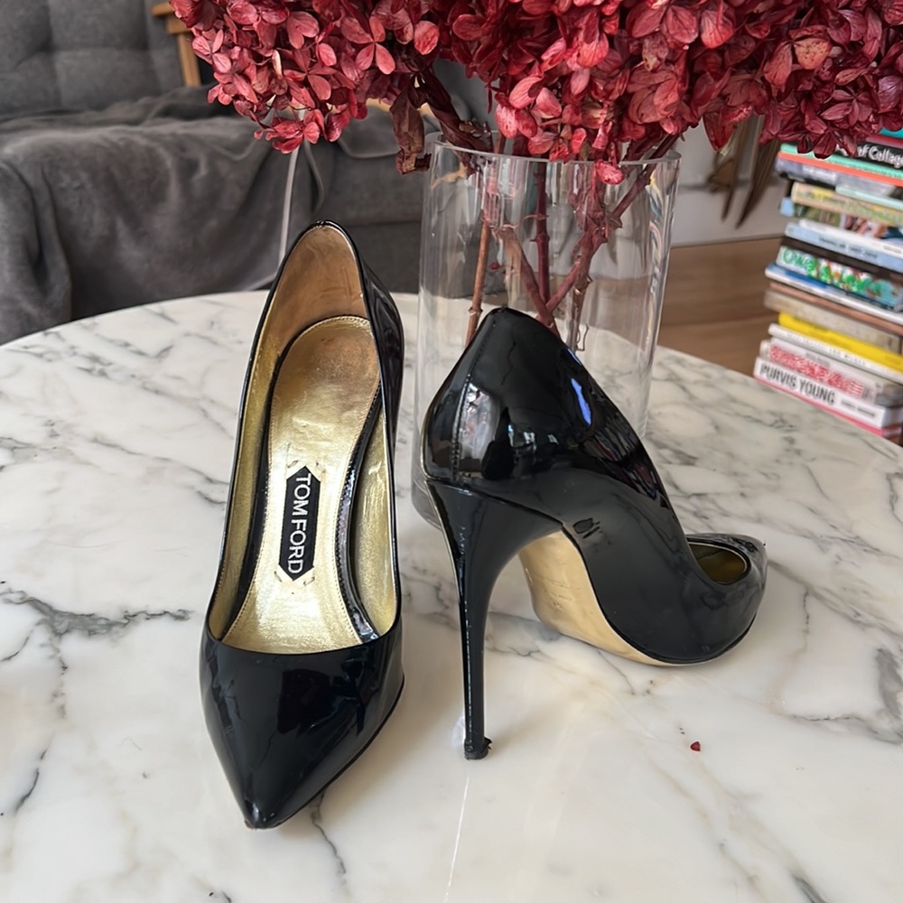 Tom Ford classic black pumps, patent stilettos